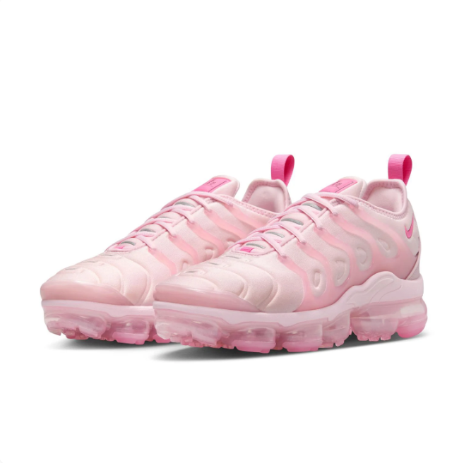 Nike Pink Low-Top Sneakers | Sculpted Upper & Translucent Sole