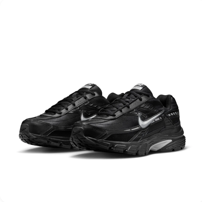 Nike Black & Silver Low-Top Sneakers | Layered Upper & Chunky Sole